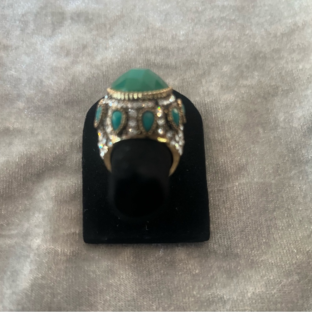 Green Onyx Look Statement Cocktail Ring Gold Tone Boho Glam - Picture 7 of 15
